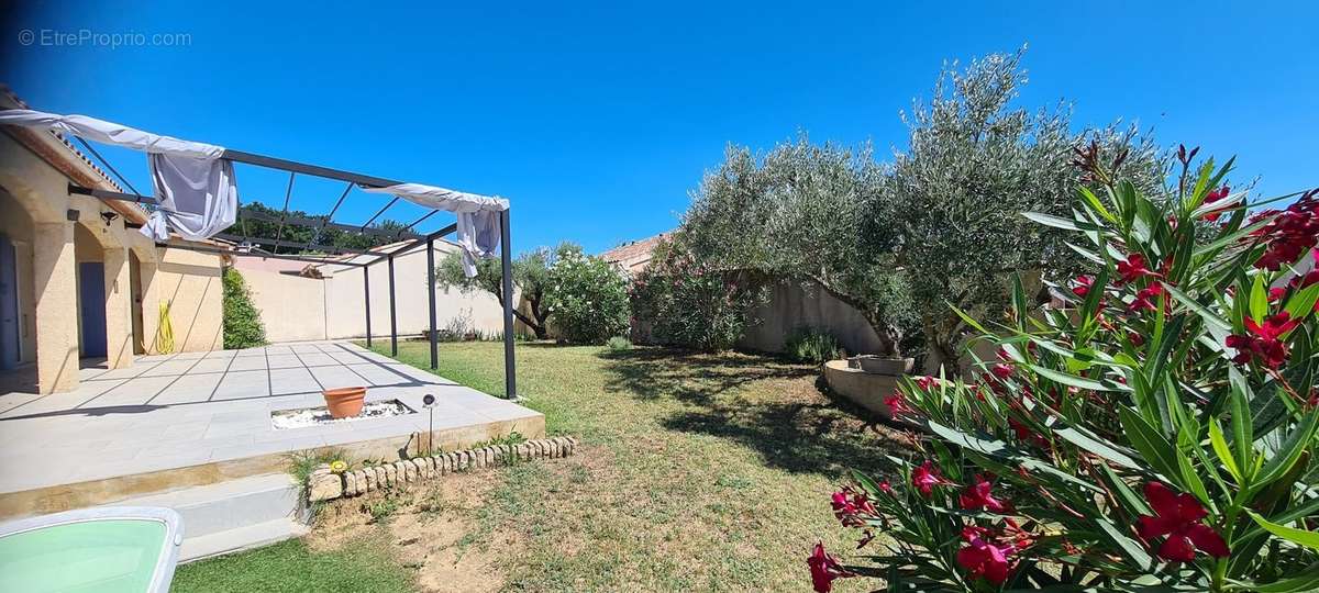 Maison à SAINT-QUENTIN-LA-POTERIE