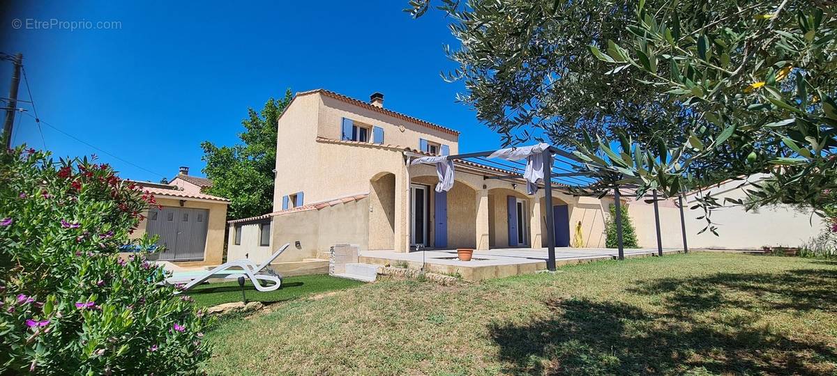 Maison à SAINT-QUENTIN-LA-POTERIE