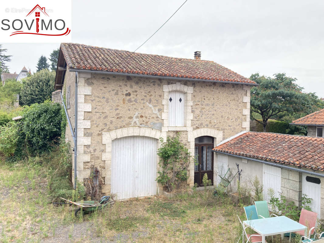 Maison à CONFOLENS