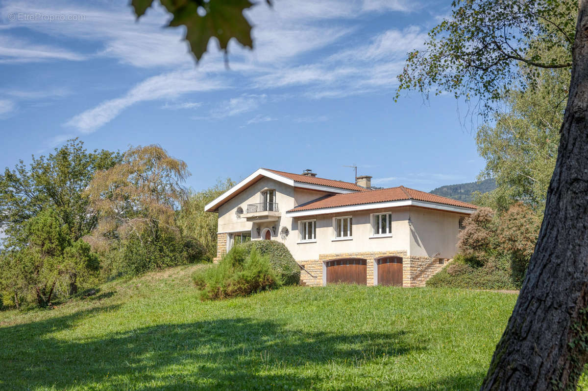 Maison à BRIE-ET-ANGONNES