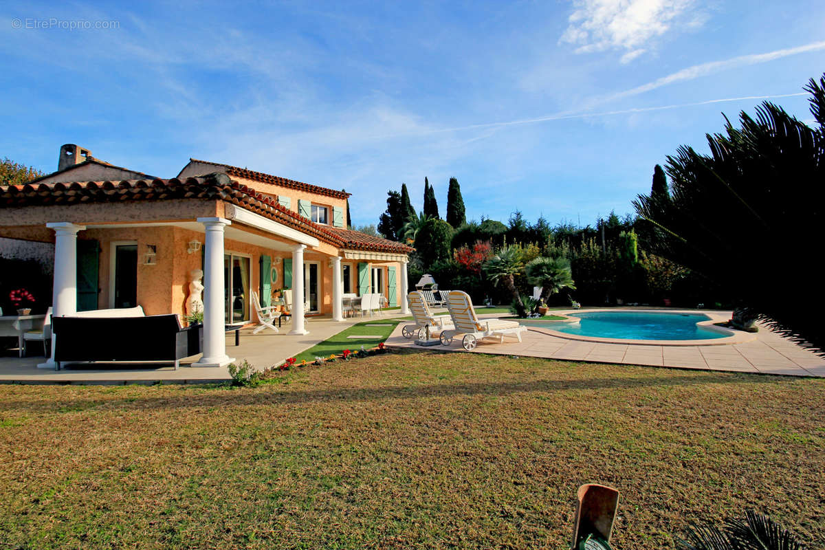 Maison à MOUGINS