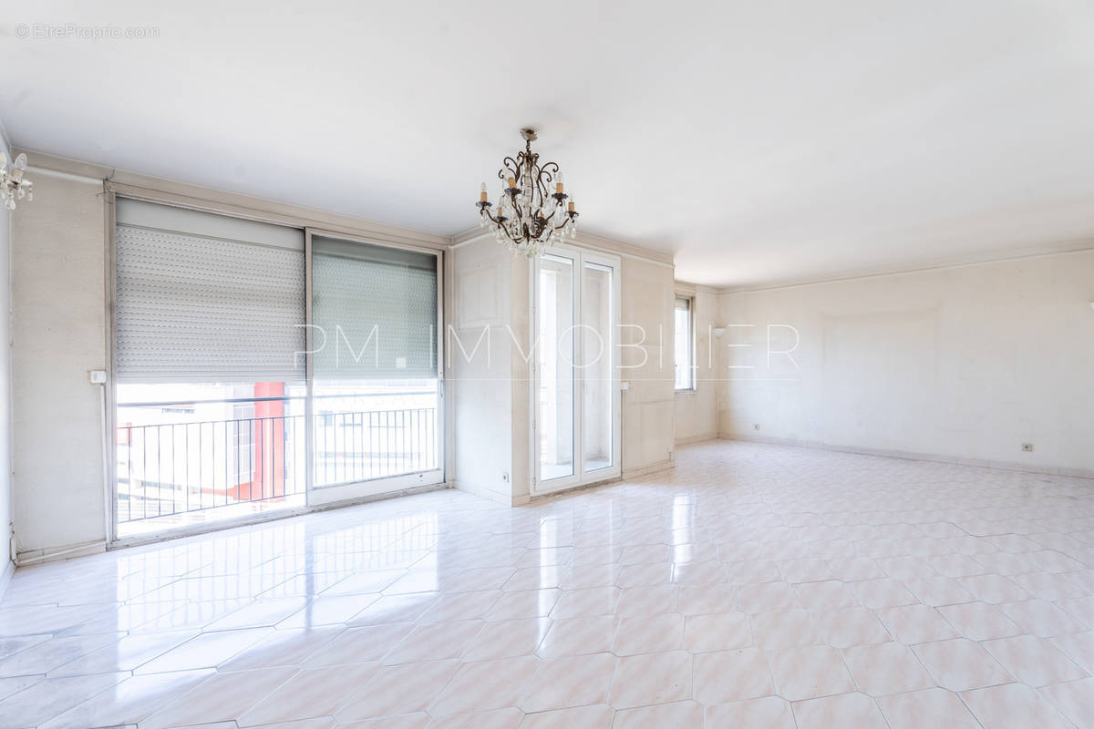 Appartement à MARSEILLE-8E