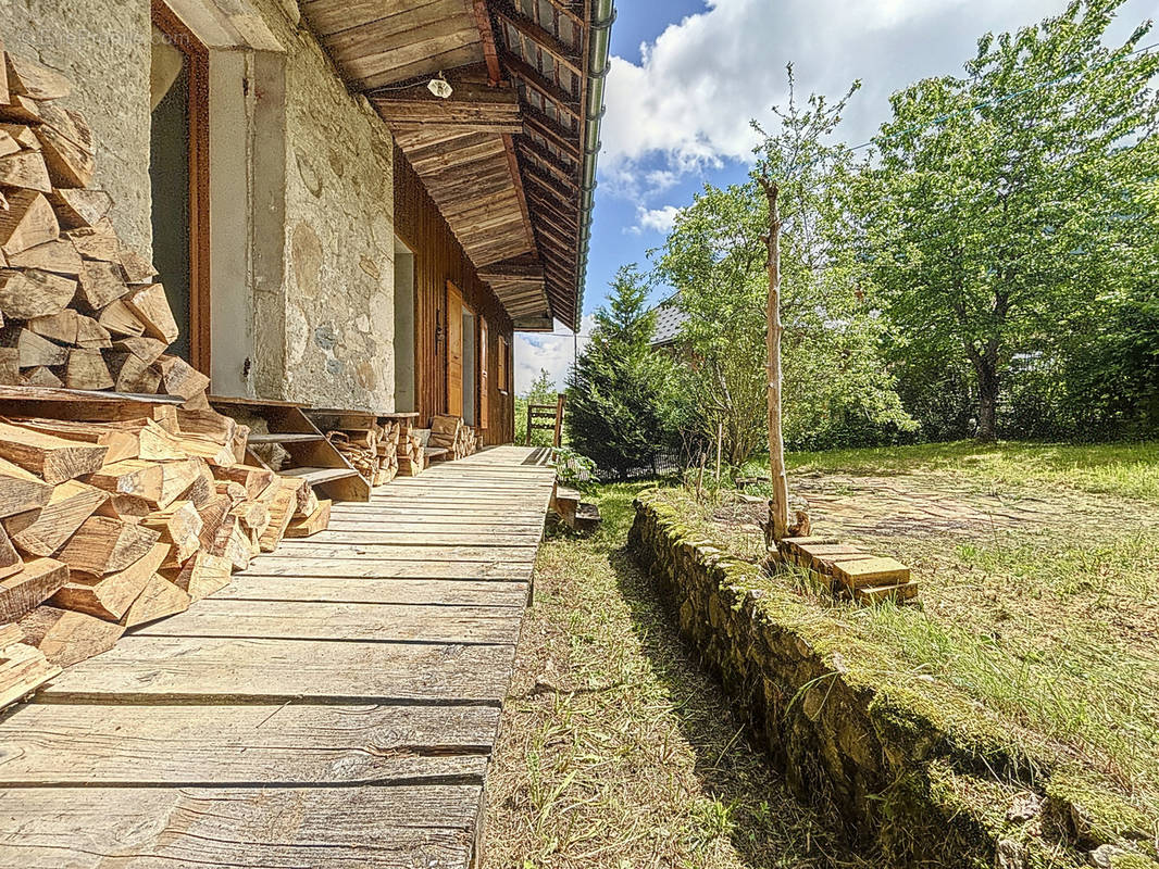 Maison à LESCHERAINES