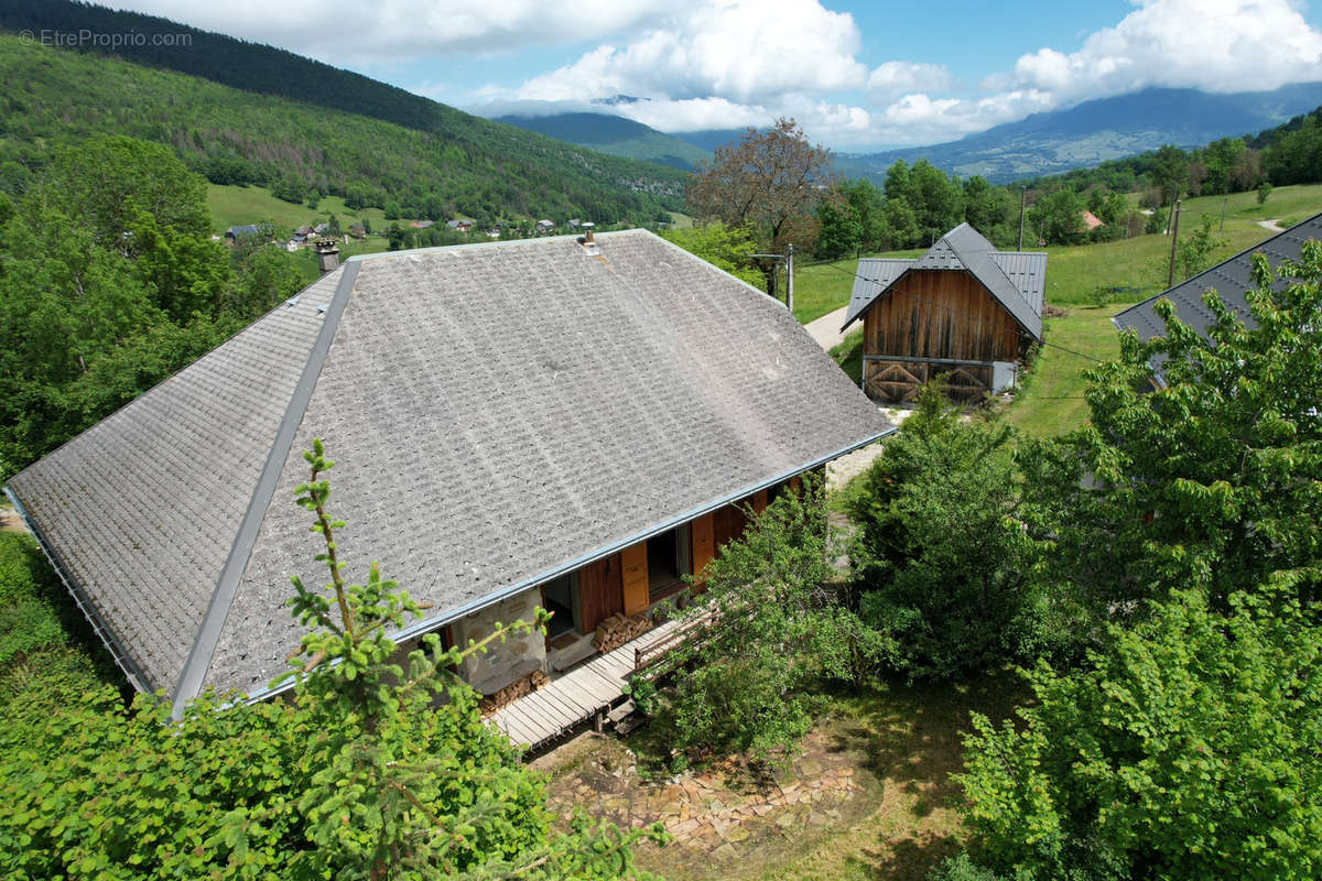 Maison à LESCHERAINES