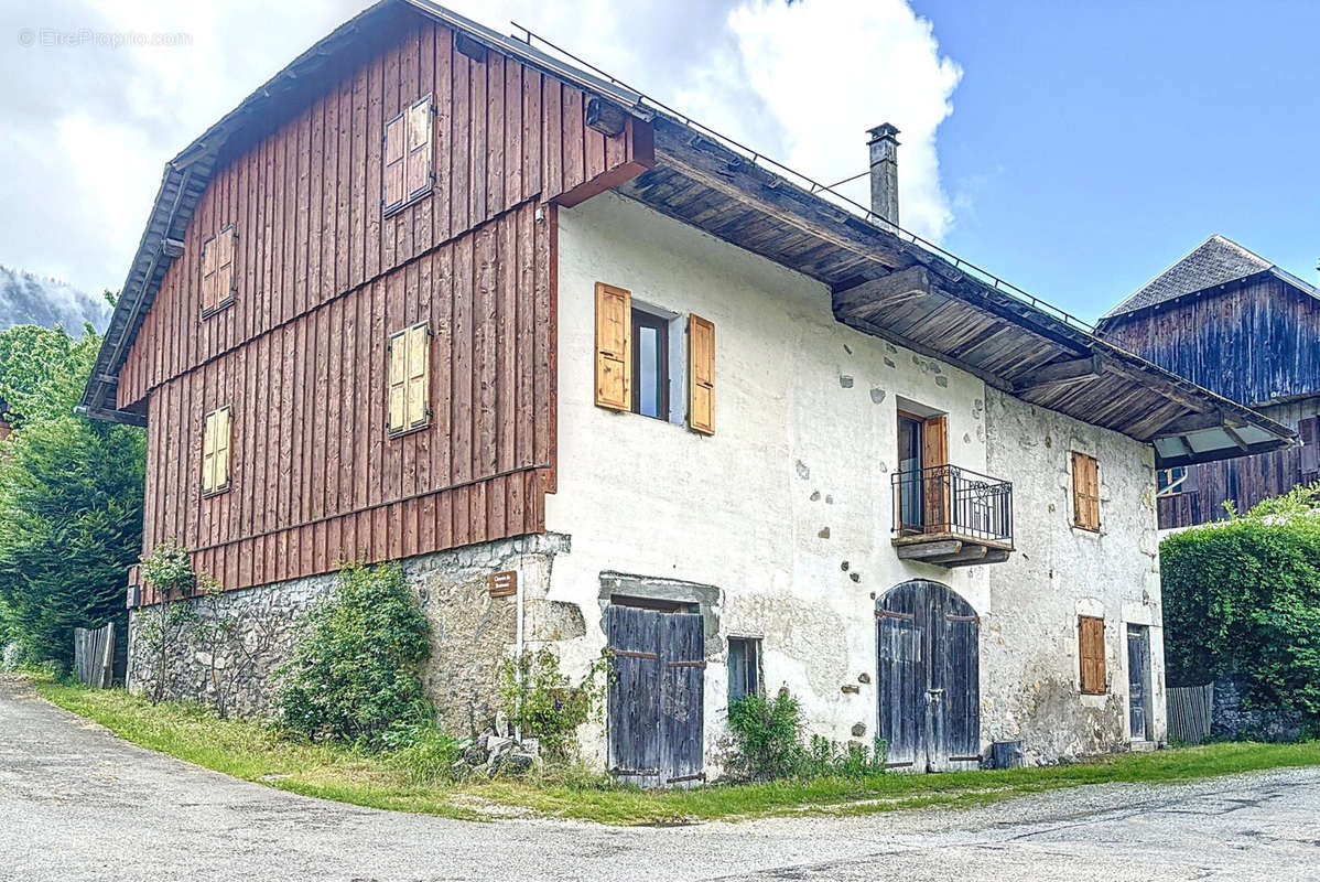 Maison à LESCHERAINES