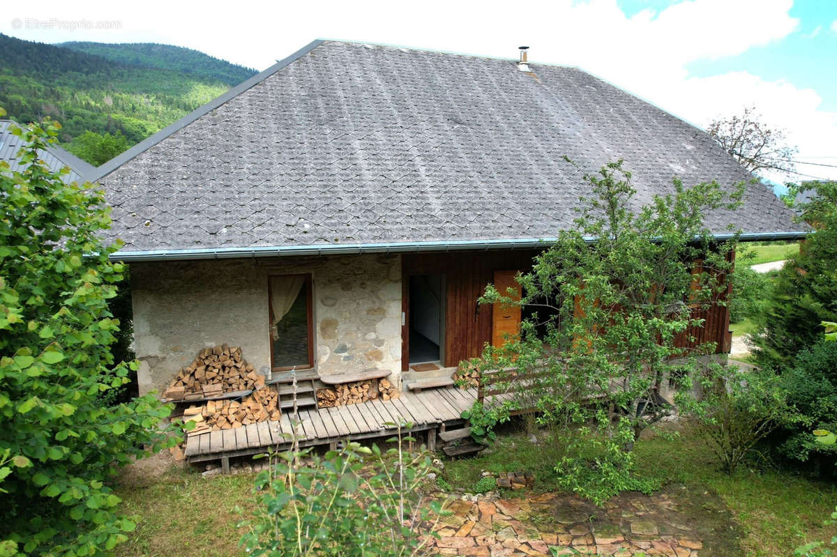 Maison à LESCHERAINES