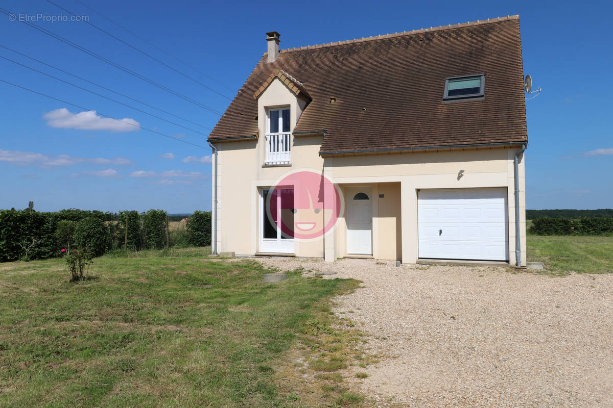 Maison à COURVILLE-SUR-EURE