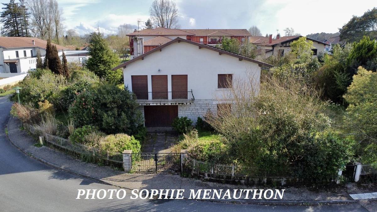 Maison à ANGRESSE