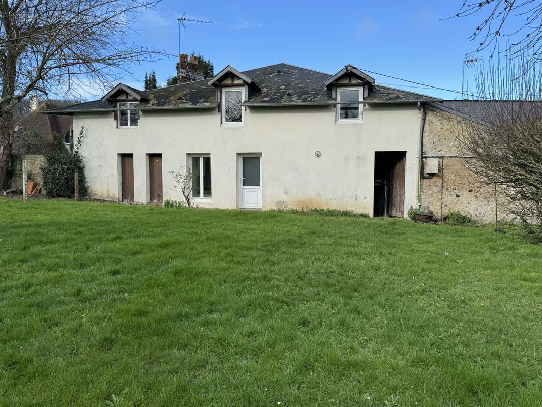 Maison à LA RIVIERE-SAINT-SAUVEUR