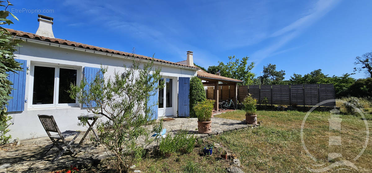 Maison à LES PORTES-EN-RE