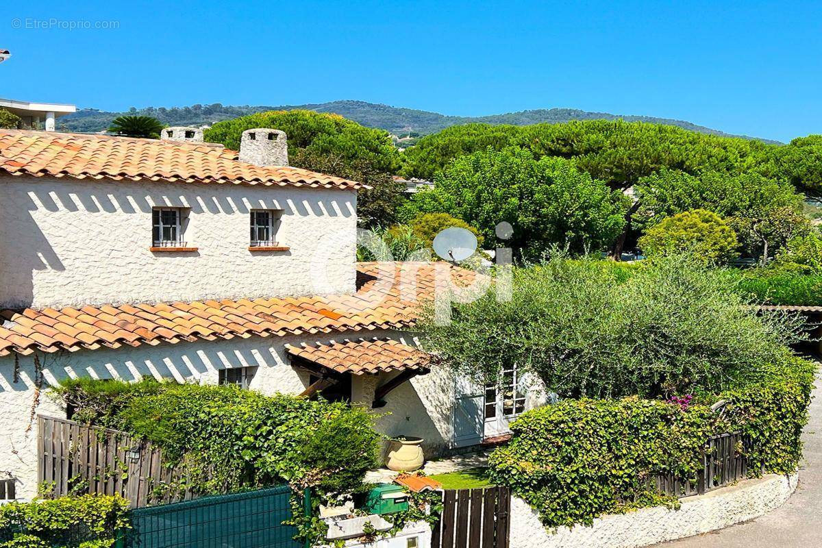 Maison à MANDELIEU-LA-NAPOULE