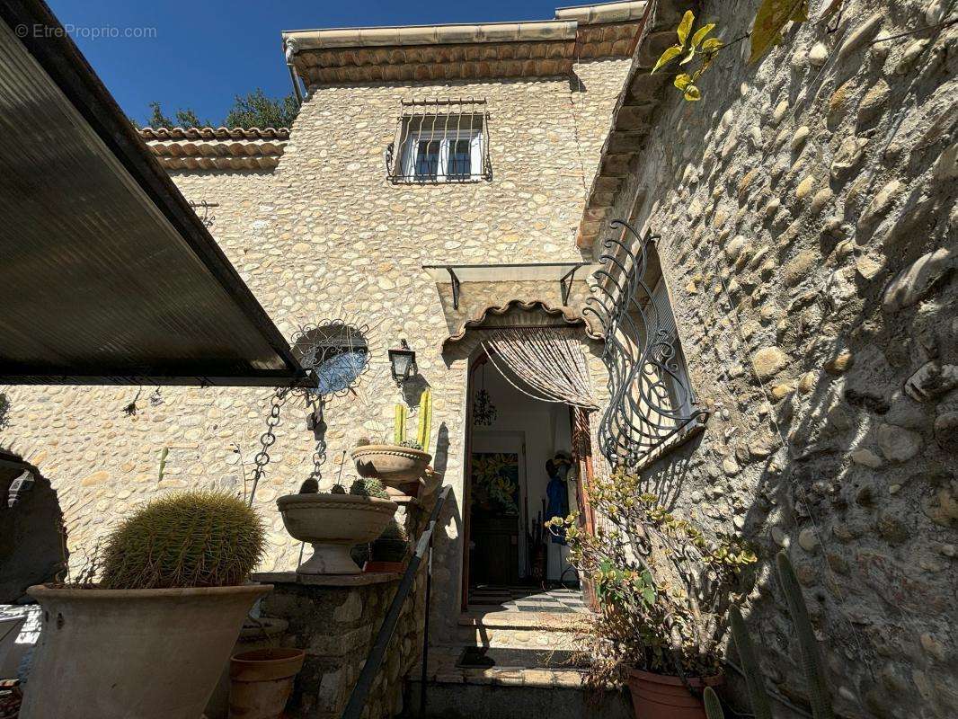 Maison à CAGNES-SUR-MER