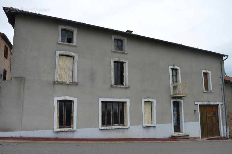 Maison à SAINT-POLGUES