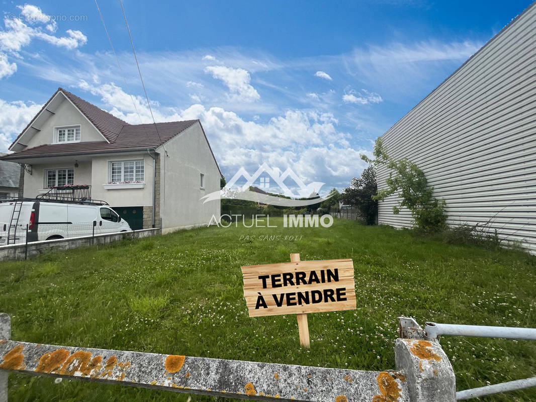 Terrain à AIRE-SUR-LA-LYS