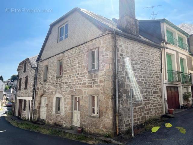 Maison à TREIGNAC