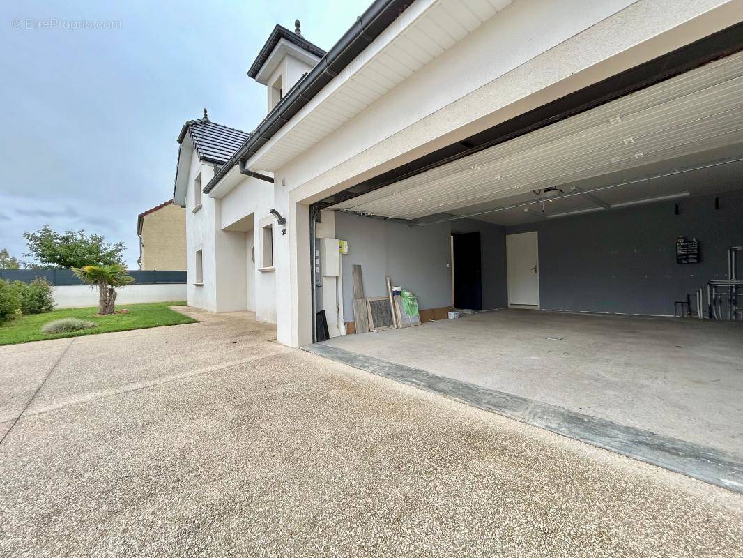 Maison à CHEVIGNY-SAINT-SAUVEUR