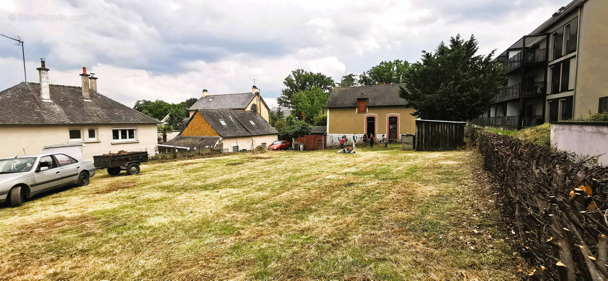 Maison à SAINT-ERBLON