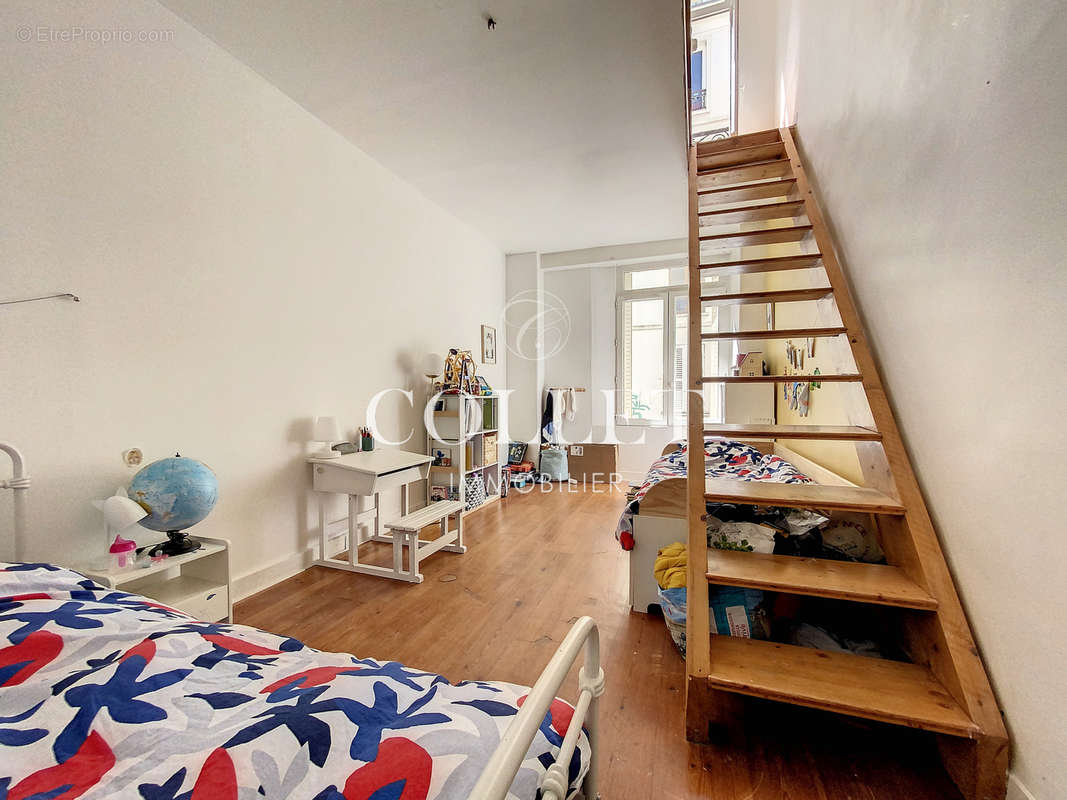 Appartement à PARIS-20E