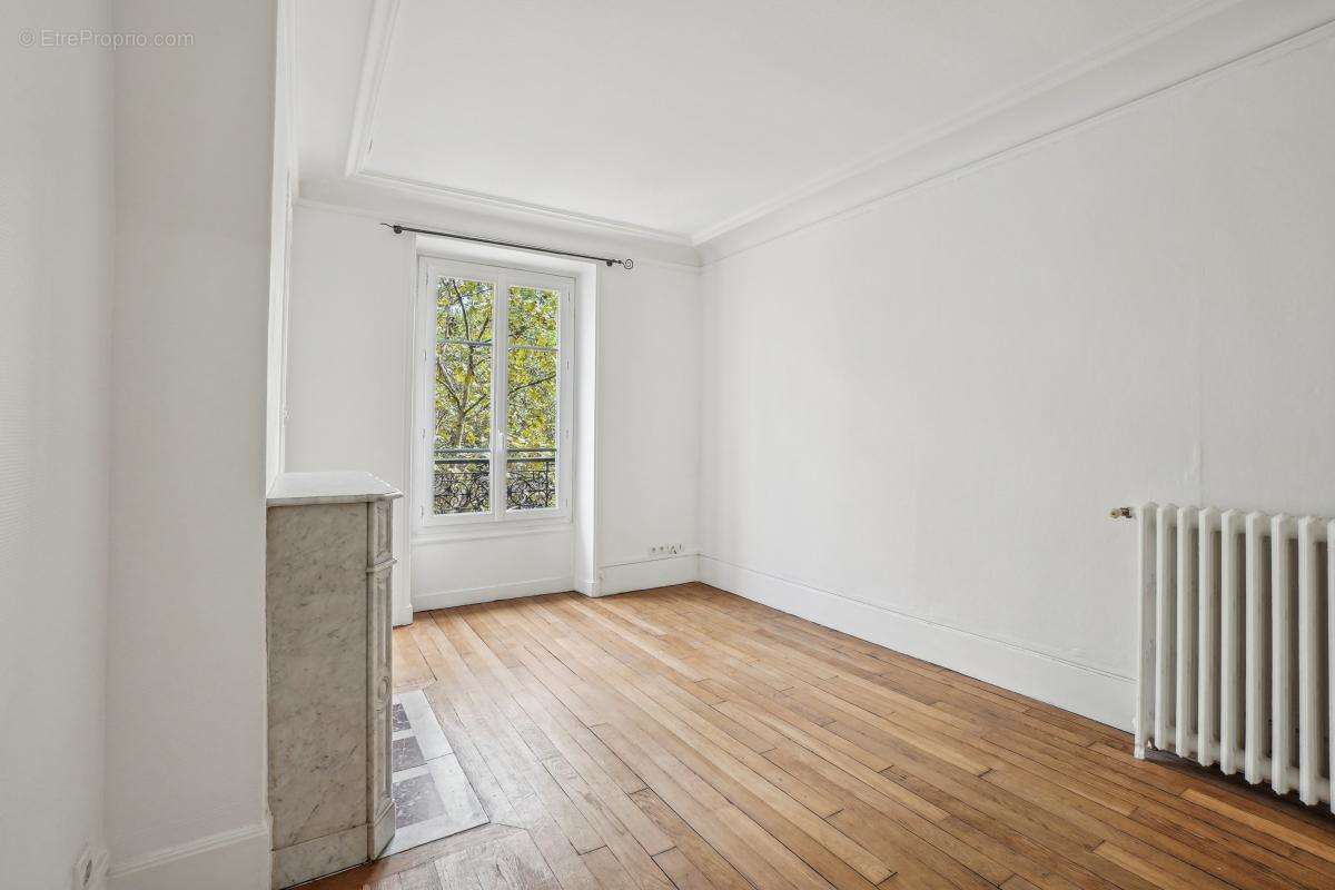 Appartement à PARIS-11E