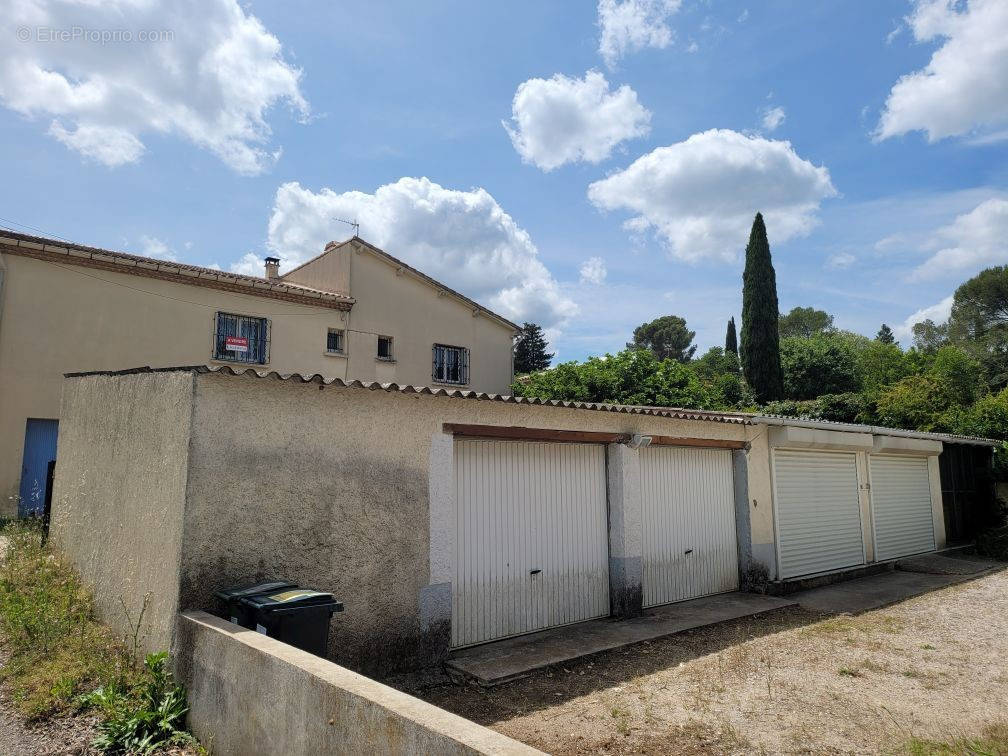 Parking à NIMES