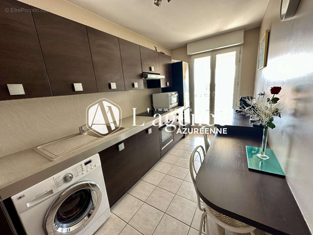 Appartement à SAINT-LAURENT-DU-VAR