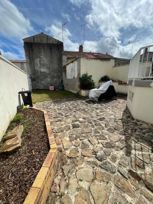 Maison à SAINT-LAURENT-SUR-SEVRE