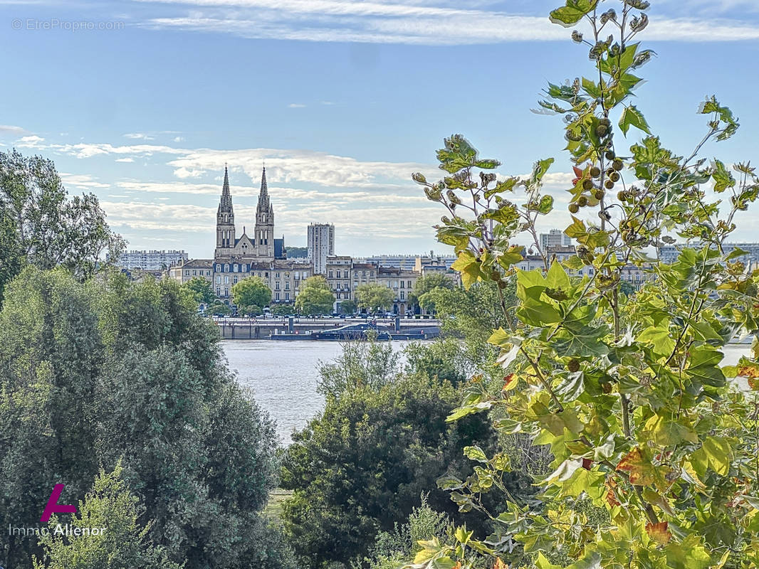 Appartement à BORDEAUX