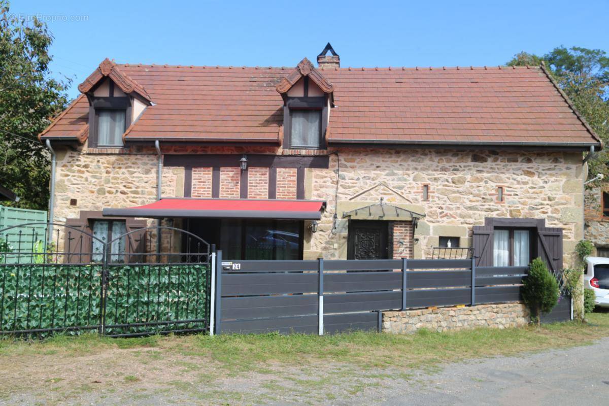 Maison à CUSSY-EN-MORVAN