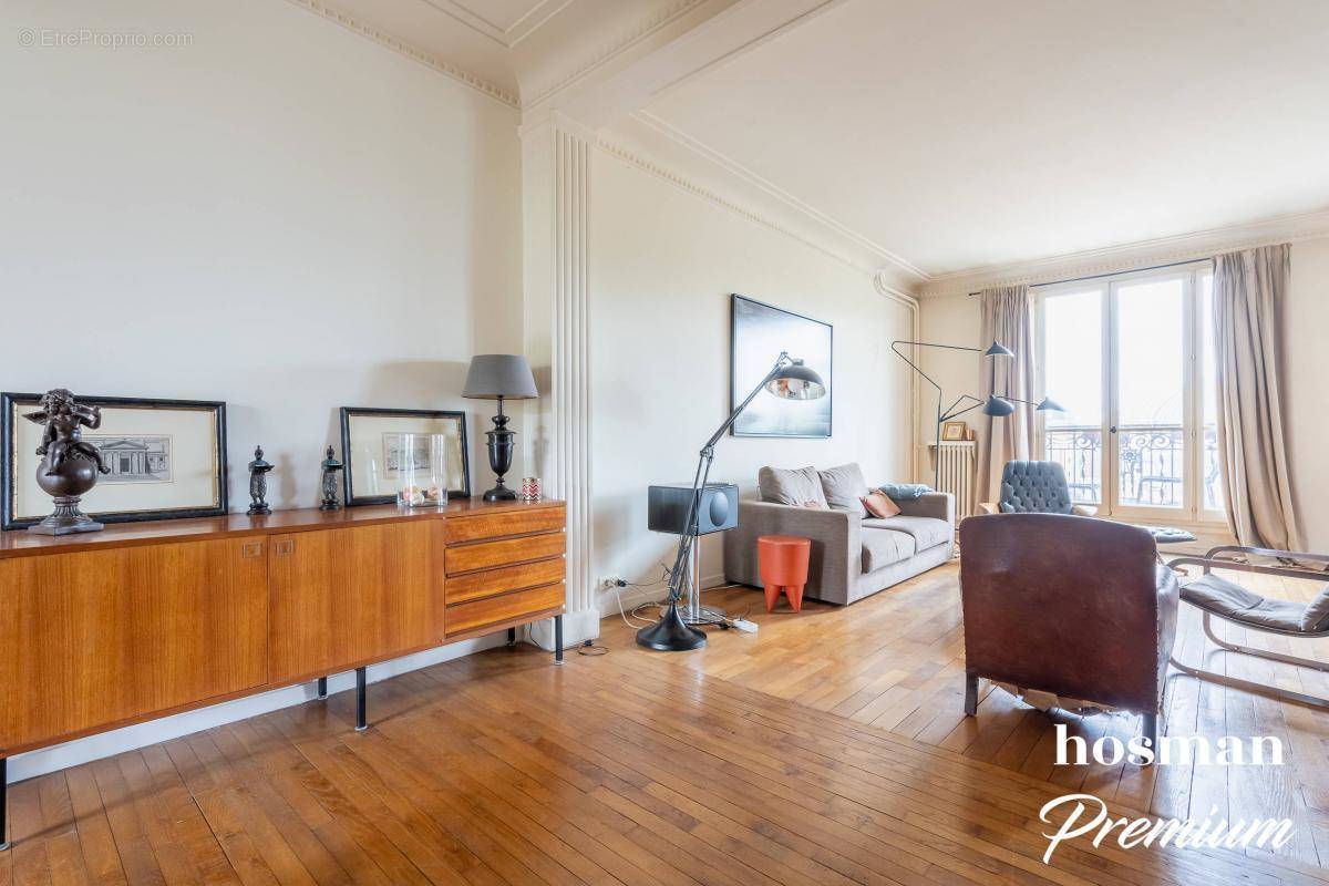 Appartement à PARIS-17E