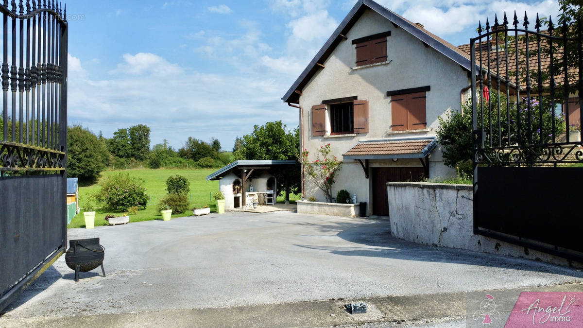 Maison à ROCHEFORT-SUR-NENON