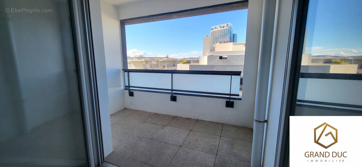 Appartement à MARSEILLE-2E