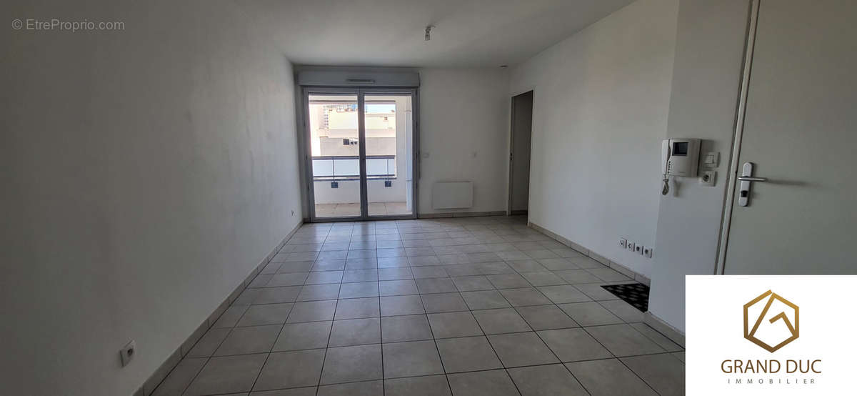 Appartement à MARSEILLE-2E