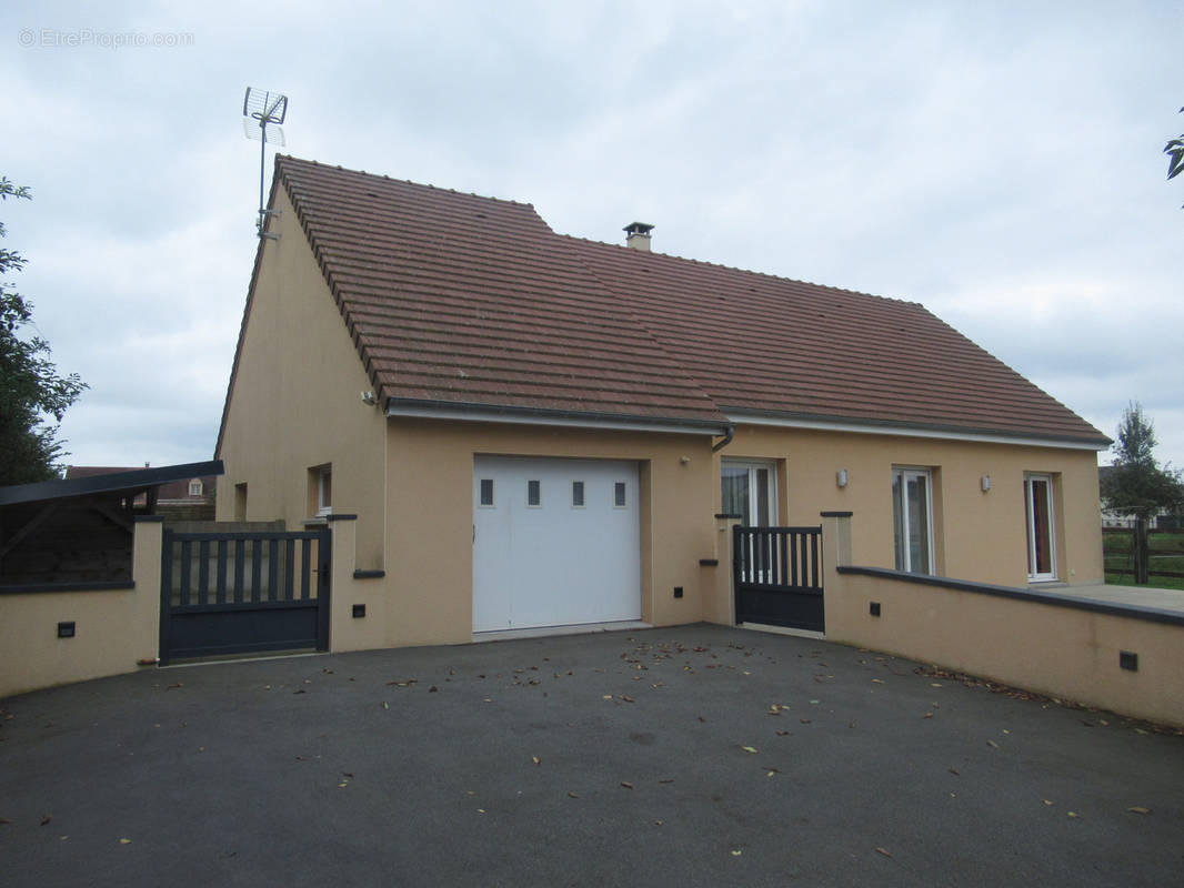 Maison à SAINT-MAURICE-DU-DESERT