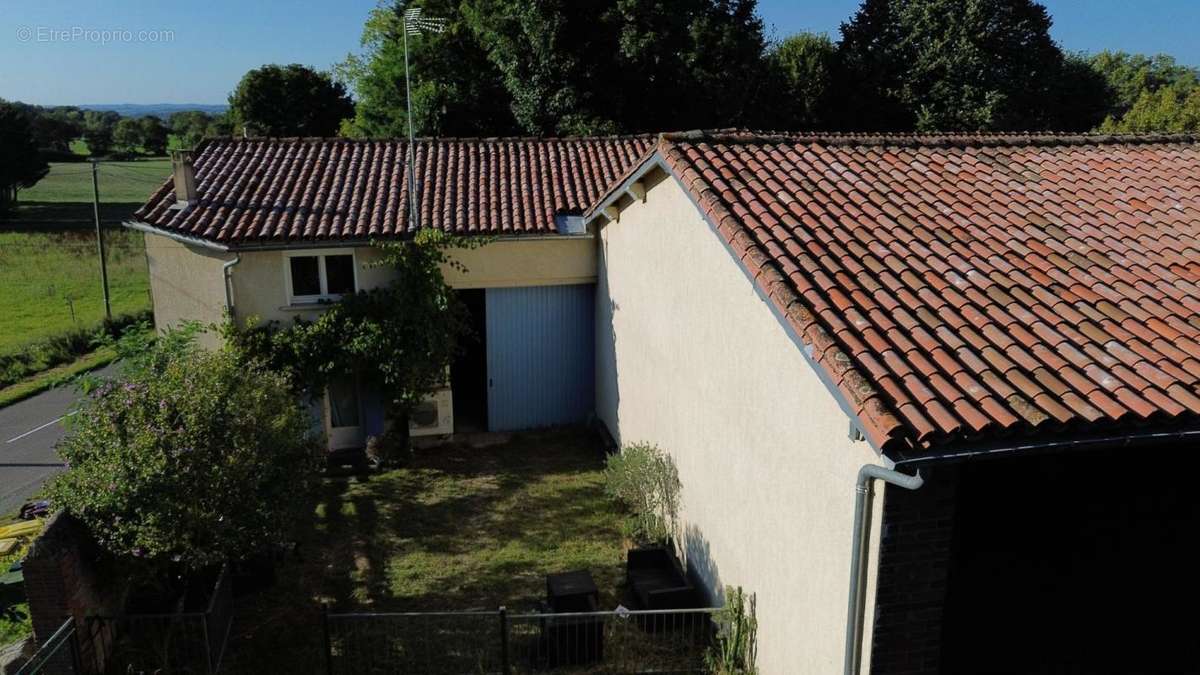 Maison à AIGUEFONDE