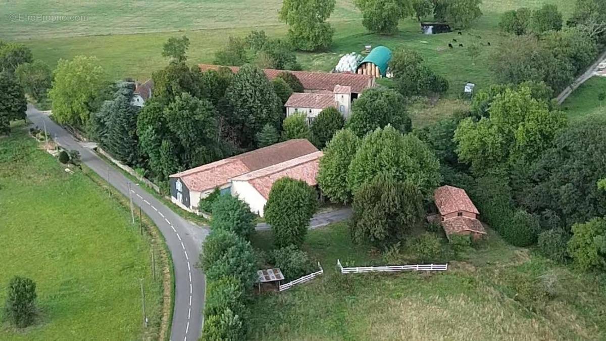 Maison à AIGUEFONDE