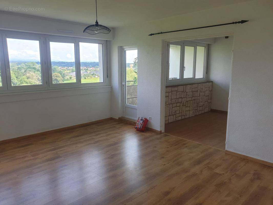 Appartement à LUXEUIL-LES-BAINS