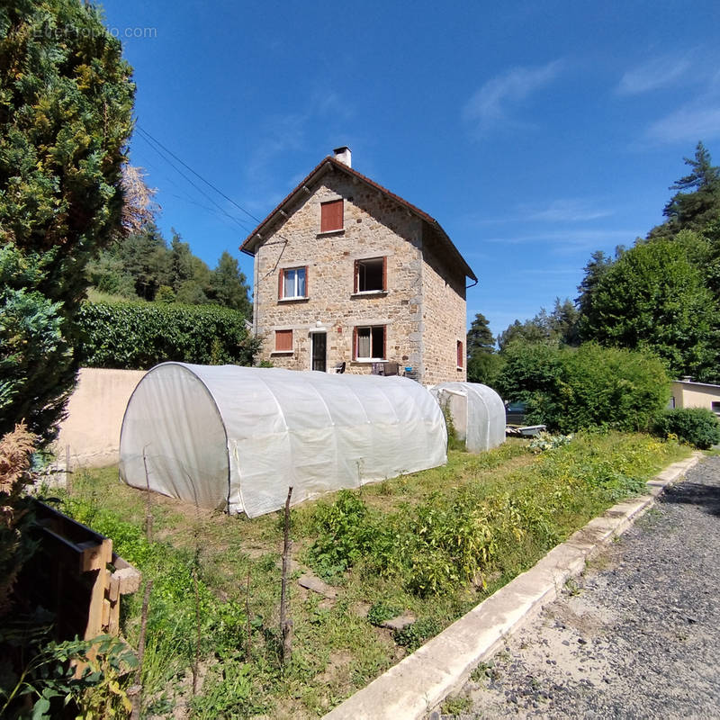 Maison à SAINT-CHELY-D&#039;APCHER