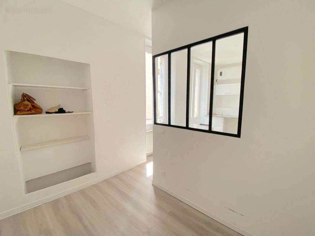 Appartement à MARSEILLE-4E