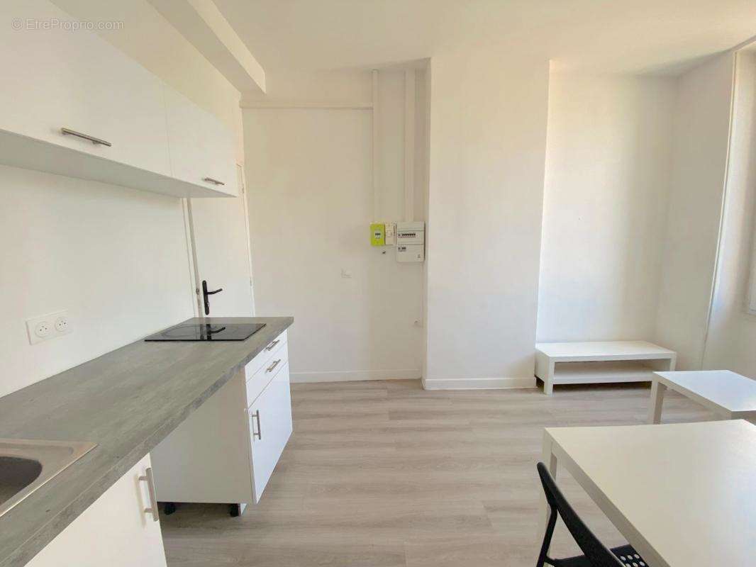 Appartement à MARSEILLE-4E