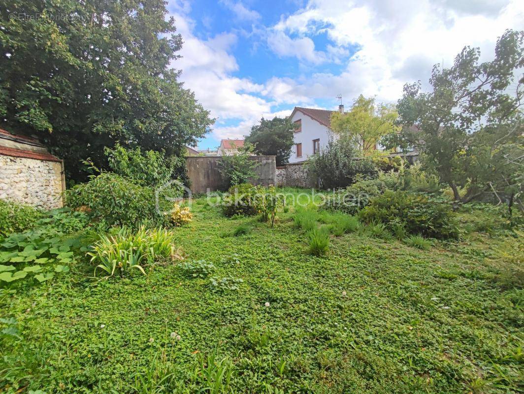 Terrain à BONNIERES-SUR-SEINE