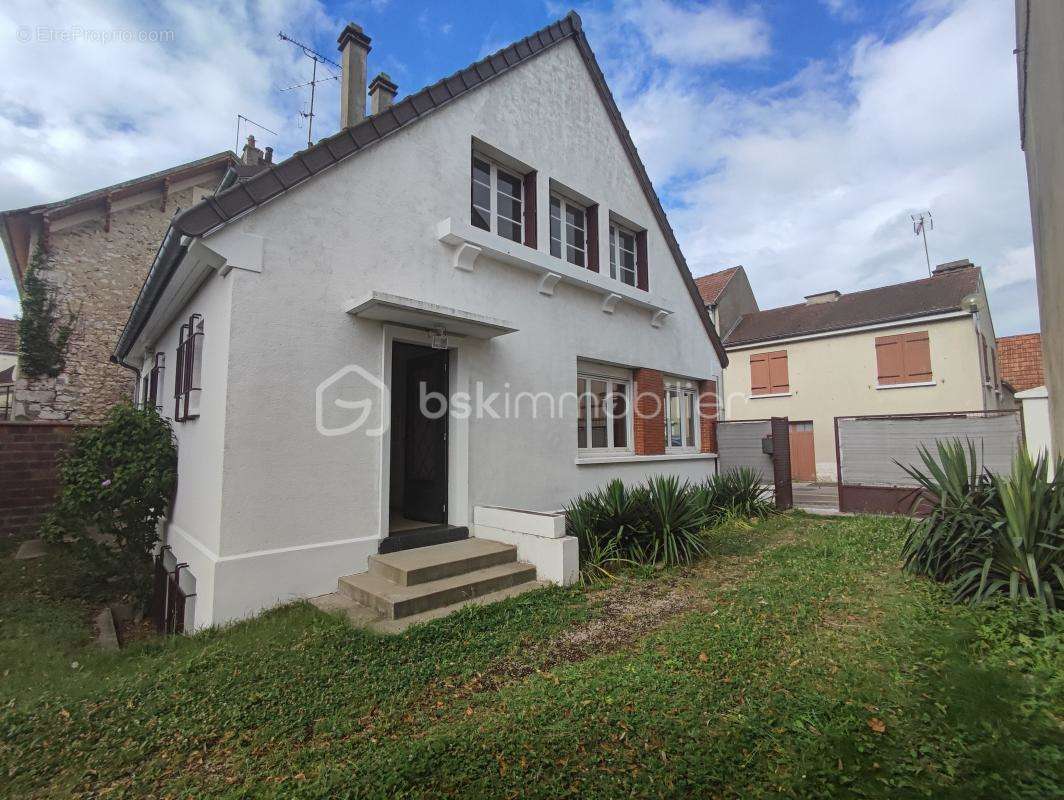 Maison à BONNIERES-SUR-SEINE