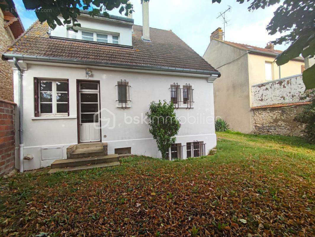 Maison à BONNIERES-SUR-SEINE