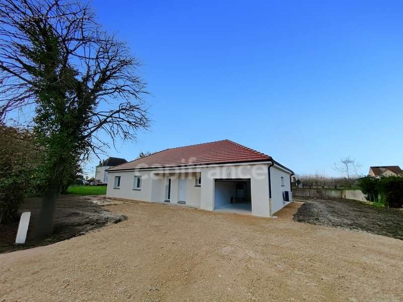 Maison à SASSENAY