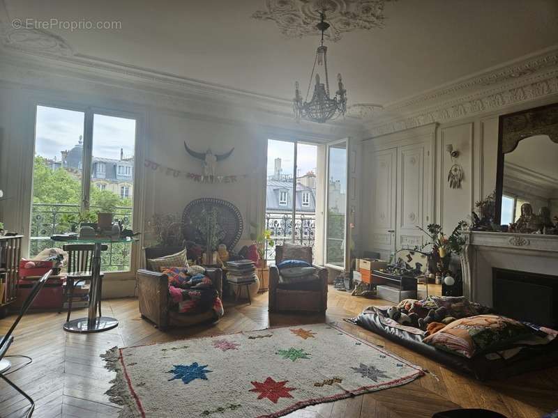 Appartement à PARIS-10E