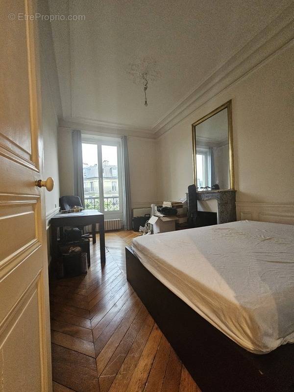 Appartement à PARIS-10E