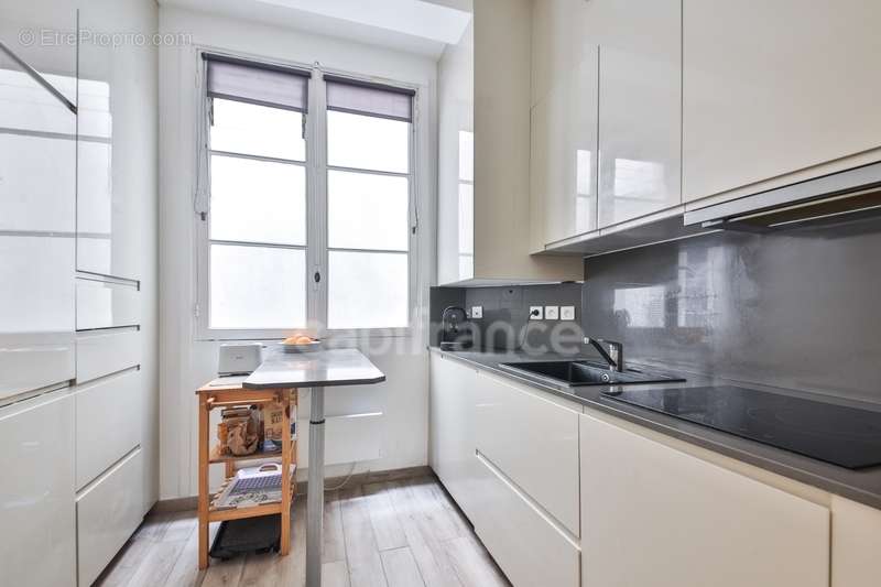 Appartement à PARIS-8E