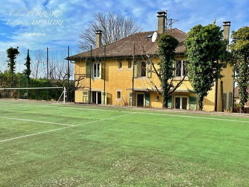 Maison à COLLONGES-SOUS-SALEVE