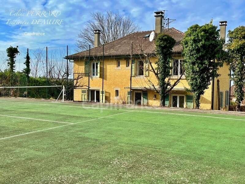 Maison à COLLONGES-SOUS-SALEVE