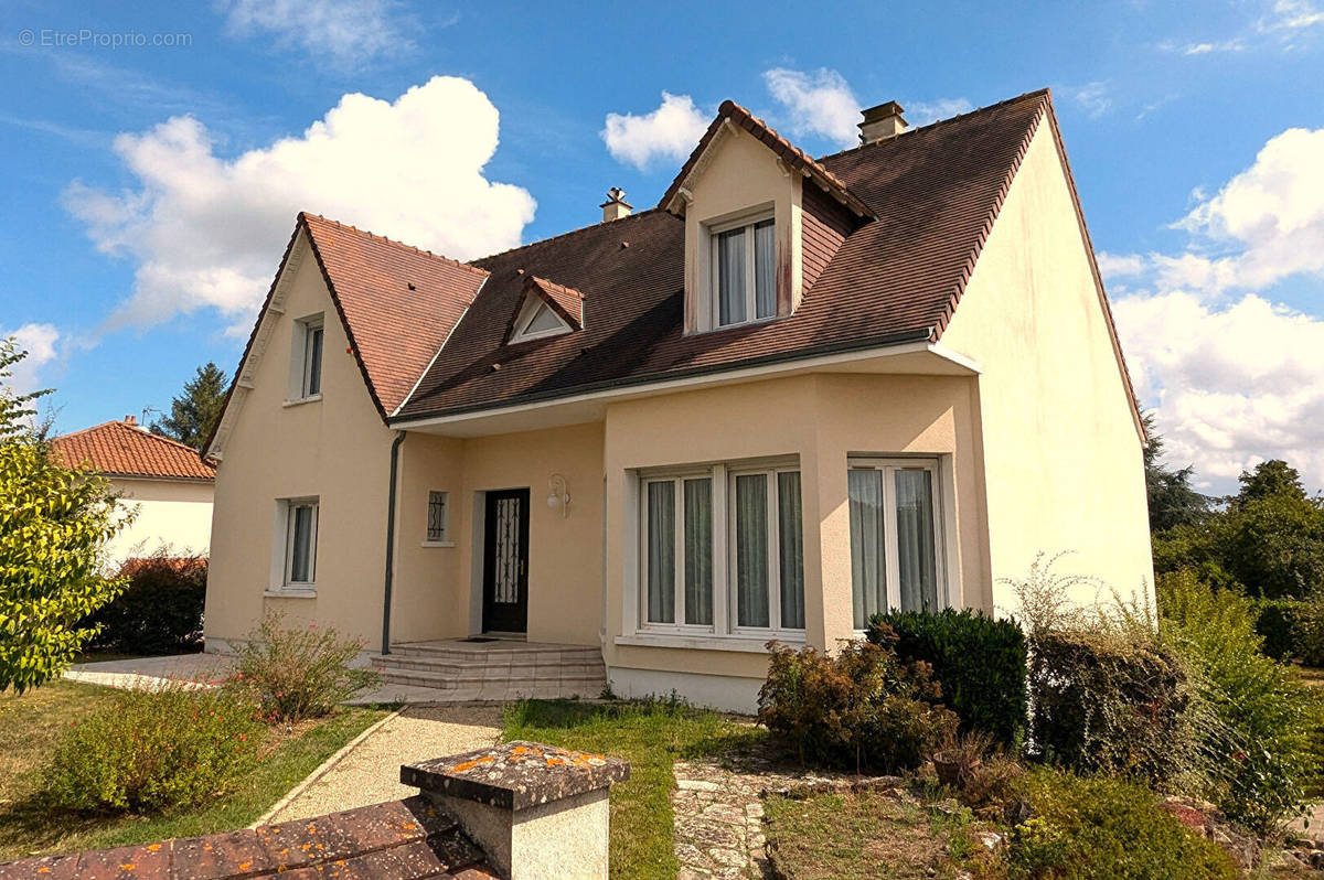 Maison à CHATELLERAULT