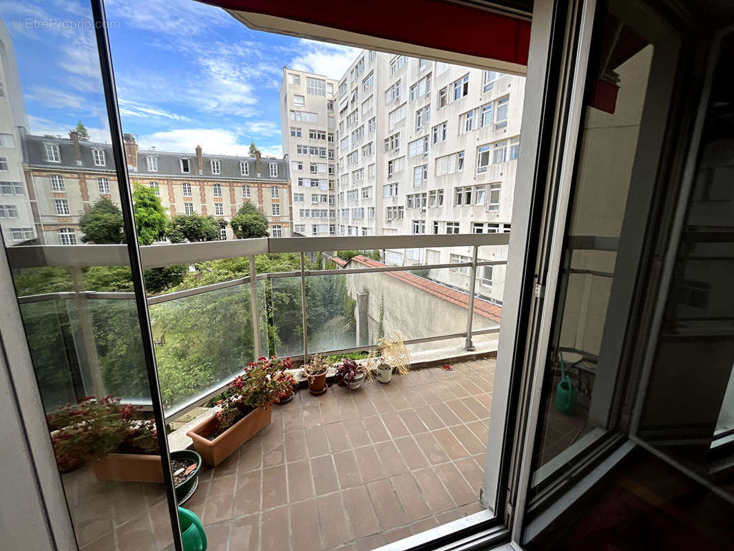 Appartement à PARIS-15E